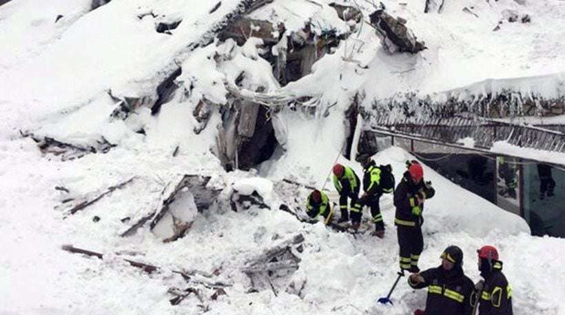 Ιταλία: Έγινε το θαύμα στα συντρίμμια- Βρέθηκαν ζωντανοί έξι άνθρωποι